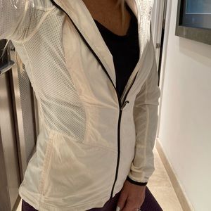 Windbreaker cream color jacket